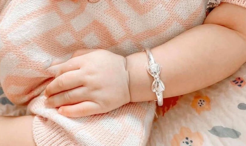 1 Vài Gợi Ý Chọn Quà Thôi Nôi Ý Nghĩa